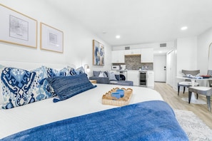 1 bedroom, iron/ironing board, free WiFi, bed sheets - Upscale Golf Retreat | Fairway Views & Optional Resort Amenities | Saddlebrook (Zephyrhills)