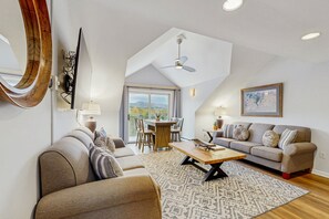 Télévision, baby-foot, table de tennis de table