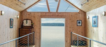 Amazing Waterfront Beach House - 4 bdrms, 4 bathroom, foosball, kayaks and more!