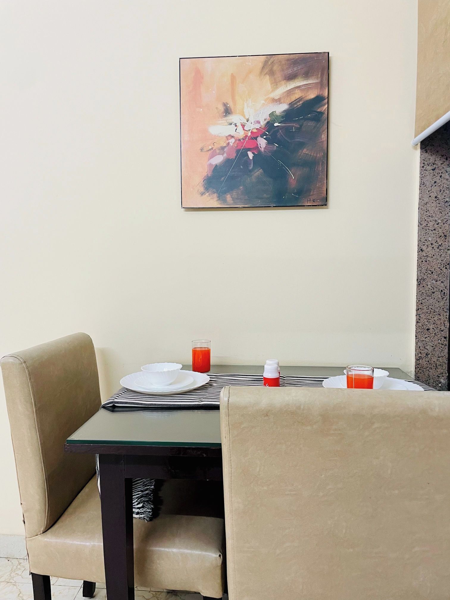 Basic Single Room | Dining