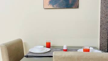Basic Single Room | Dining