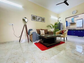 Basic Single Room | Living area - Jolo Hotel Gurgaon and Birthday Venues (Gurgaon)