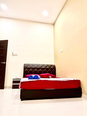 Iron/ironing board, free WiFi