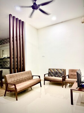 Living area - Homestay Selesa KBK Guesthouse (Kuala Terengganu)