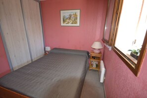 2 bedrooms - Small cottage in a quiet residential area (BORMES LES MIMOSAS)