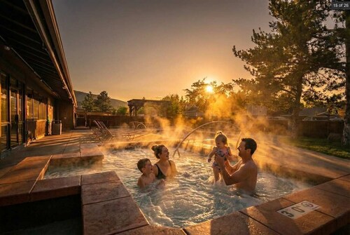 Modern Prospector Loft | Walk to Eats | Free Bus