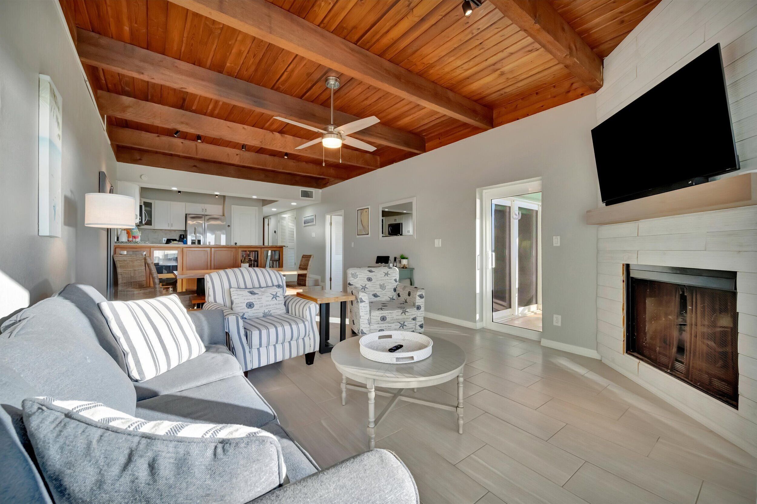 Leilighet – panorama, 2 soverom, ved strandkanten | Oppholdsområde