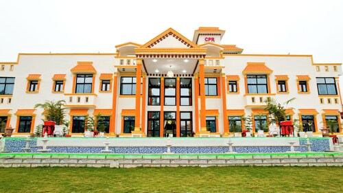 Crown Pavilion Resort 