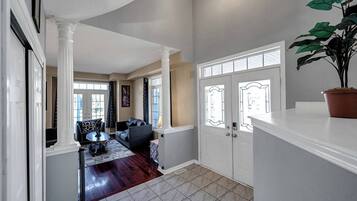 House, 4 Bedrooms, Patio | Living room