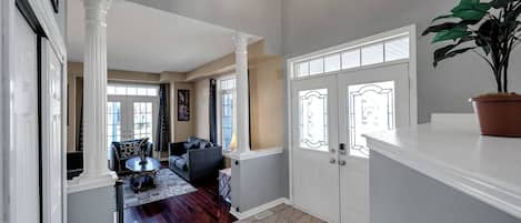 House, 4 Bedrooms, Patio | Living room