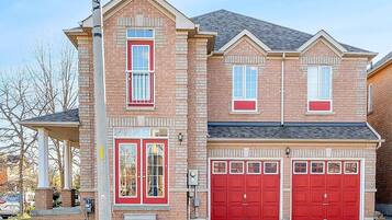 Nhà, 3 phòng ngủ, sân hiên | Ngoại thất