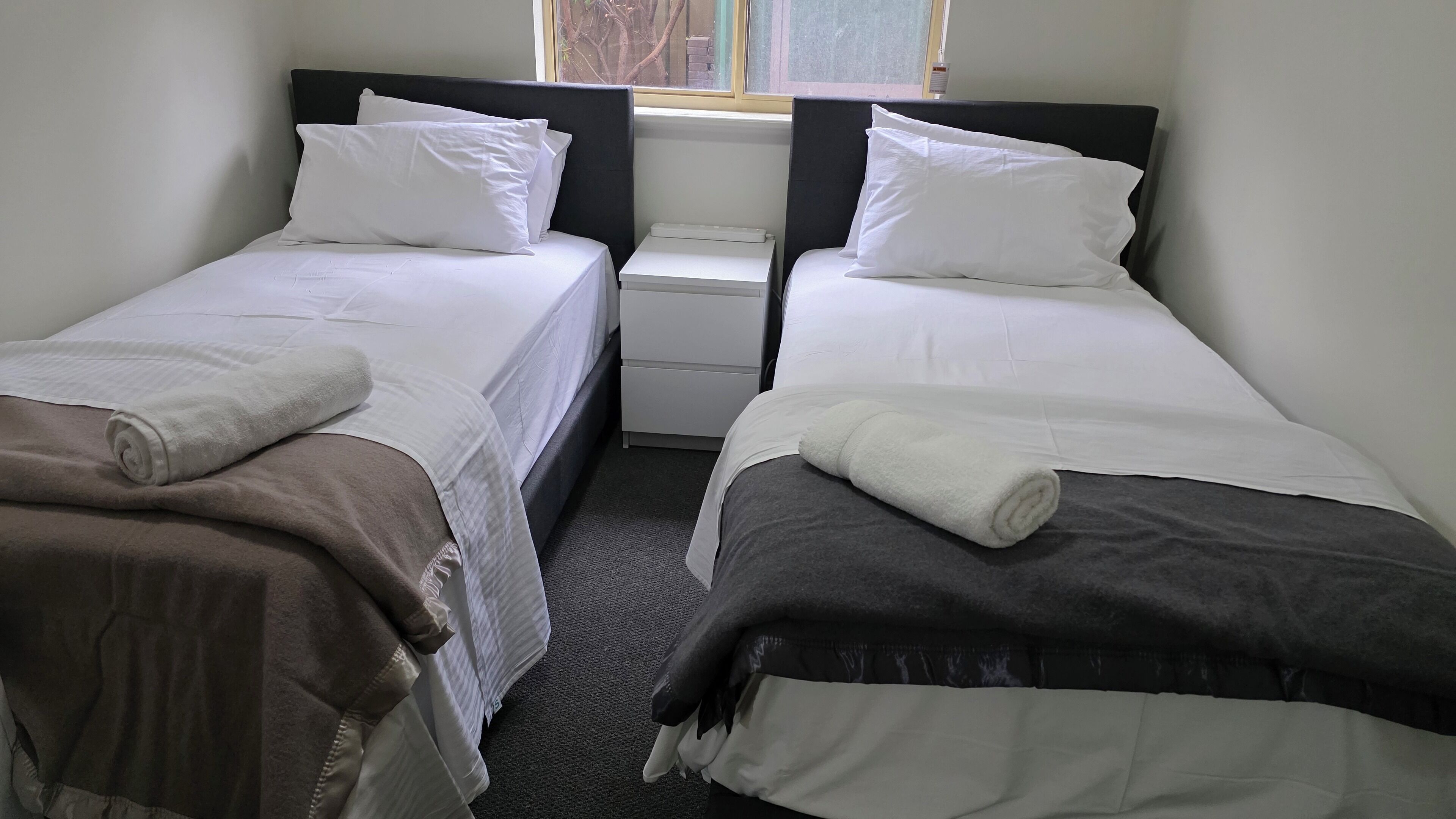 3 makuuhuonetta, silitysrauta/-lauta, ilmainen Wi-Fi, vuodevaatteet