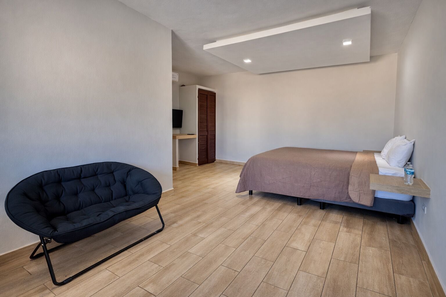 Classic Room | Iron/ironing board, free WiFi