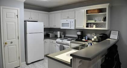 Your gameday condo awaits in the heart of Starkville, just minutes from campus!