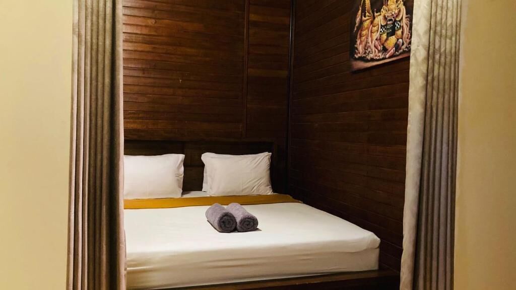 Yhden hengen perushuone, patio, näköala pihalle | Ilmainen Wi-Fi