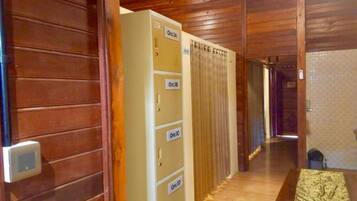 Basic Single Room, Patio, Courtyard View | Interior