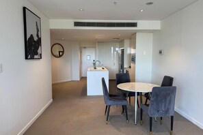 Interior - Spacious 2 Bedroom Residence in the heart of CBD (Brisbane City)