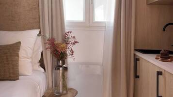 House | 1 bedroom, laptop workspace, iron/ironing board, bed sheets