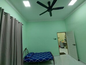 House | Free WiFi - Homestay Selesa KBB Guest House (Kuala Terengganu)