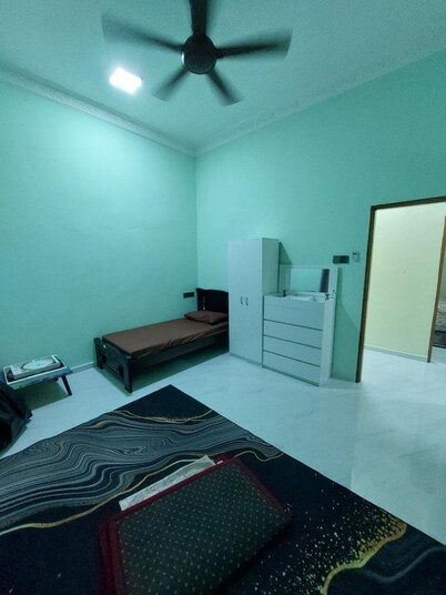 Homestay Selesa KBB Guest House