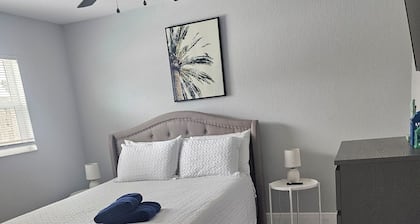 Peaceful 7-bedroom building with AC in Peachtree Corners