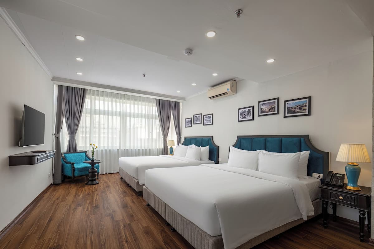 Family Suite City View | Desk, soundproofing, iron/ironing board, free WiFi