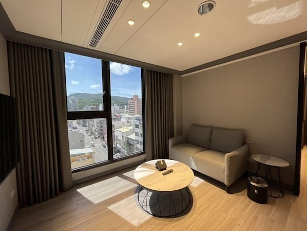 Living area - Queen Hotel (Kaohsiung)