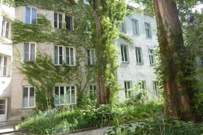 Exterior - Govienna Small Modern Apartment (Vienna)