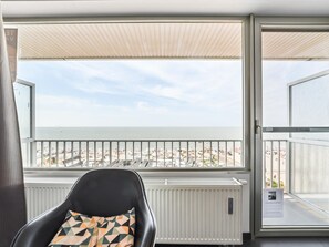 Interior - Spacious studio with sea view (Blankenberge)