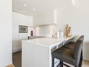 Fridge, microwave, oven, dishwasher - Beautiful apartment by the sea (Blankenberge)