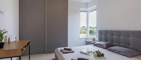 Standard Apartment, Multiple Bedrooms (Apartment Sang Near The Beach)
