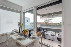 Lägenhet Standard - flera sovrum (Apartment Sang Near The Beach) | Restauranger