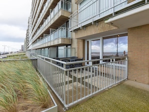 Property grounds - Ground floor apartment with sea view and garage (Middelkerke)