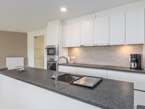 Fridge, microwave, oven, dishwasher - Corner apartment in the center with 3 bedrooms (Middelkerke)