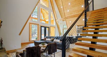Luxury A-Frame Retreat - Pool - Hot Tub - Fire Pit - 3 King Bedrooms