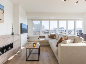 TV - Modern flat near the sea (Middelkerke)