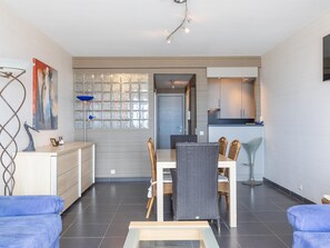 Interior - Studio on the 3rd floor with phenomenal sea view (Middelkerke)