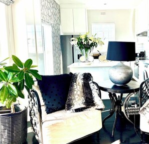 Living area - The Villa Rosa Bed and Breakfast (Cape Town)