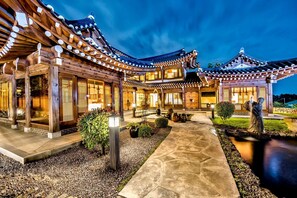 บริเวณภายนอก