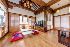 Living area - Halla Gung (Seogwipo)