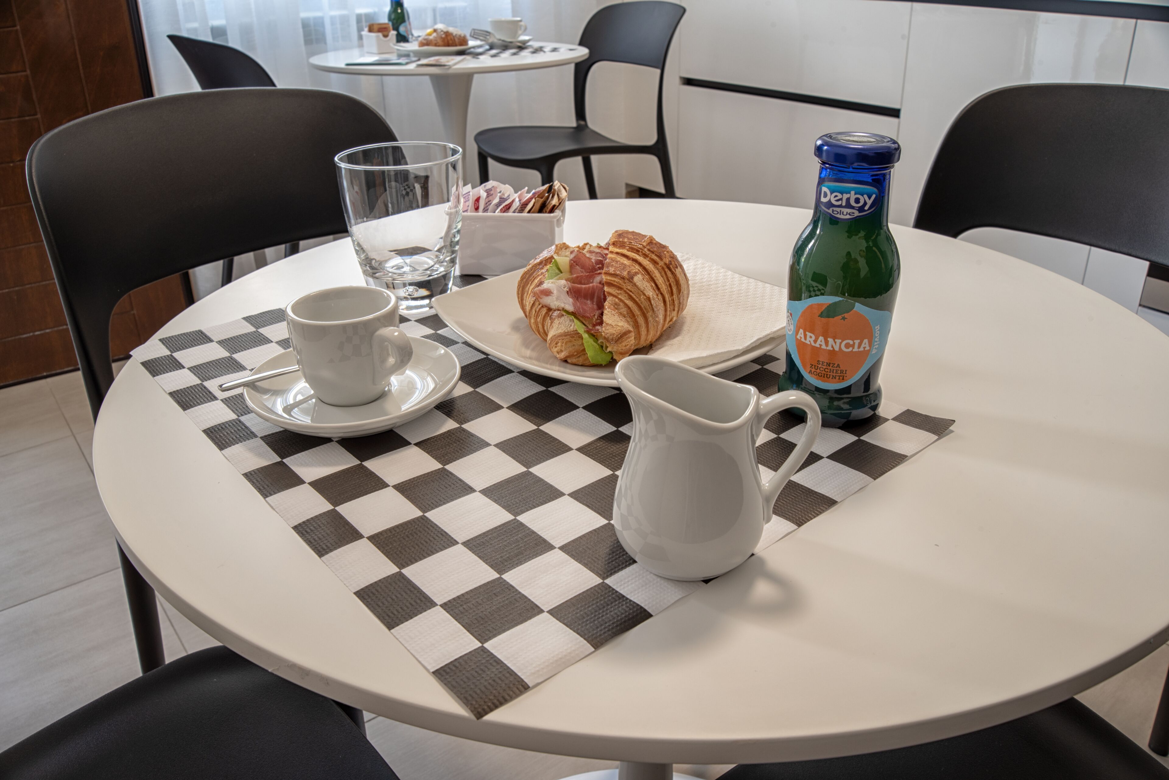 Tägliches inbegriffenes einheimisches Frühstück