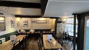 Dining - The Priory Burford Bed and Breakfast (Burford)