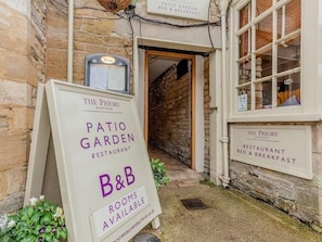 Exterior detail - The Priory Burford Bed and Breakfast (Burford)