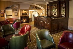 Bar (on property) - The Talbot Hotel (Malton)