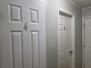 Interior - Spacious 4-bedroom house;  Fenced Yard;  8 mins from Atlanta Intl Airport (Atlanta)