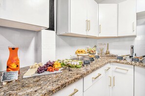 Dining - Atlanta Fabulous 5 Bedroom House: 3 King Beds/5 Queen Beds /1Queen Air Bed (Atlanta)