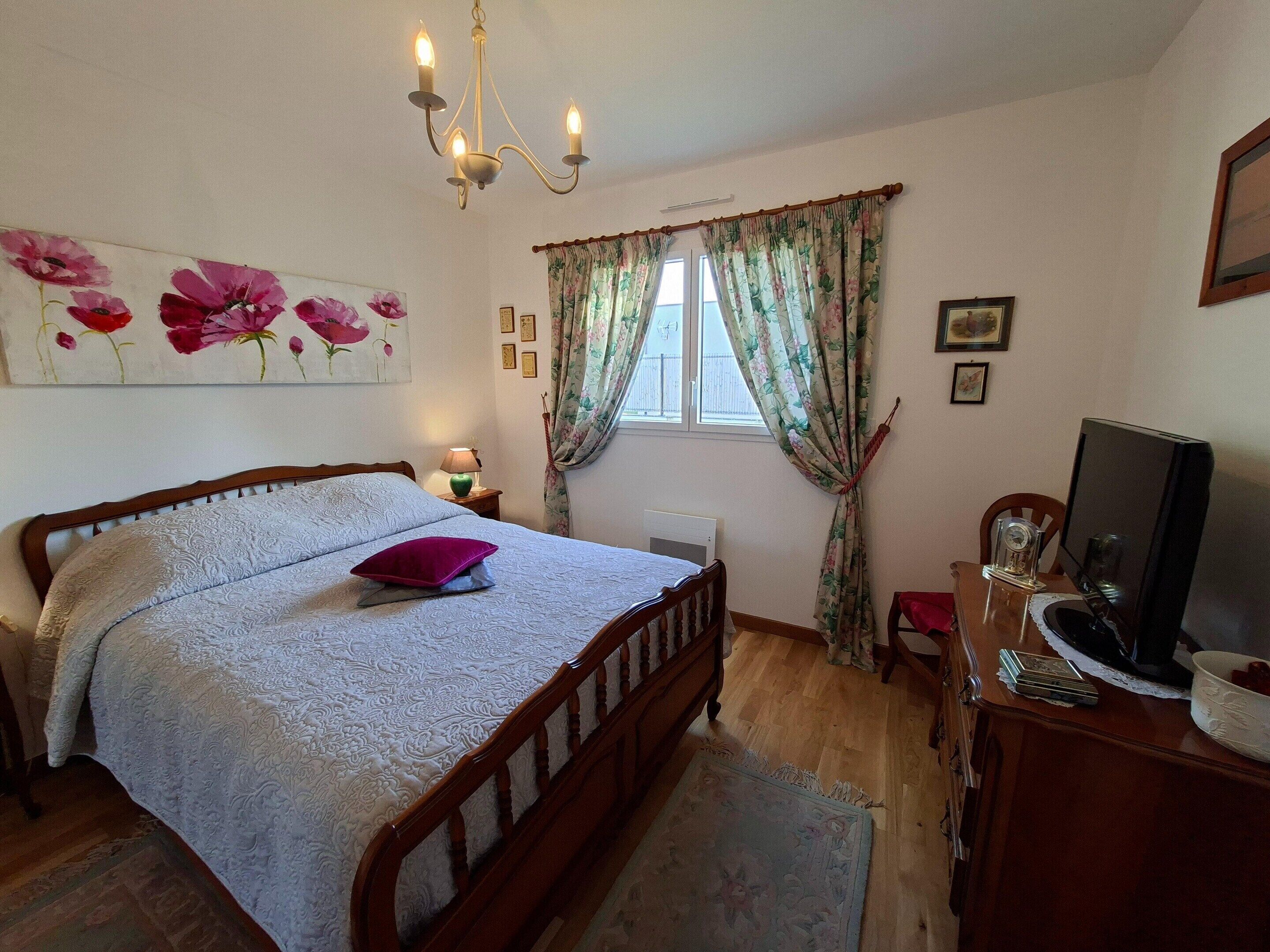 Rumah | 2 kamar tidur dan dilengkapi dengan perabotan berbeda-beda