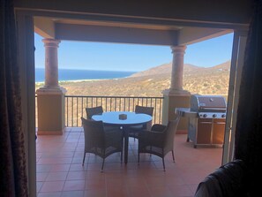 Outdoor dining - Stunning Montecristo Estates 3Bd Private Villa w/ Ocean Views in Cabo San Lucas! (Cabo San Lucas)