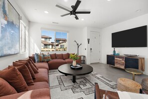 Smart TV - PGA West / Pool, Spa, Golf, Desert Views / 3bd+Loft / Fitness Center (La Quinta)