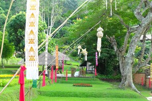Property grounds - Maesa Valley Garden Resort & Craft Village (Mae Rim)